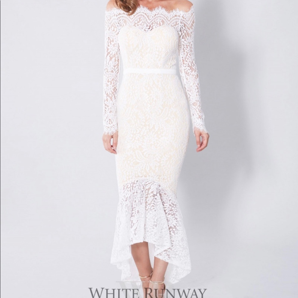 White Runway- Marchesa Dress!